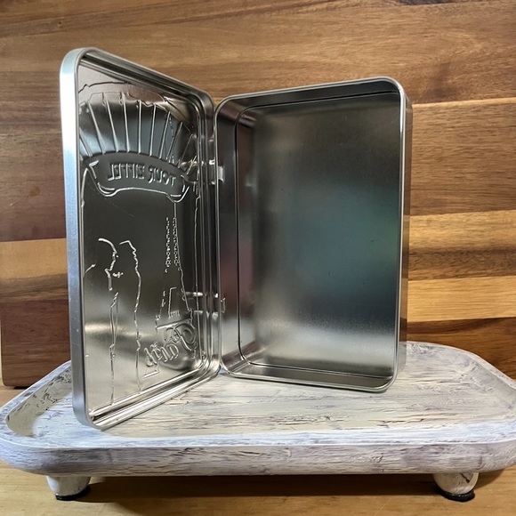 Tour Eiffel Biscuit Tin - Picture 2 of 3